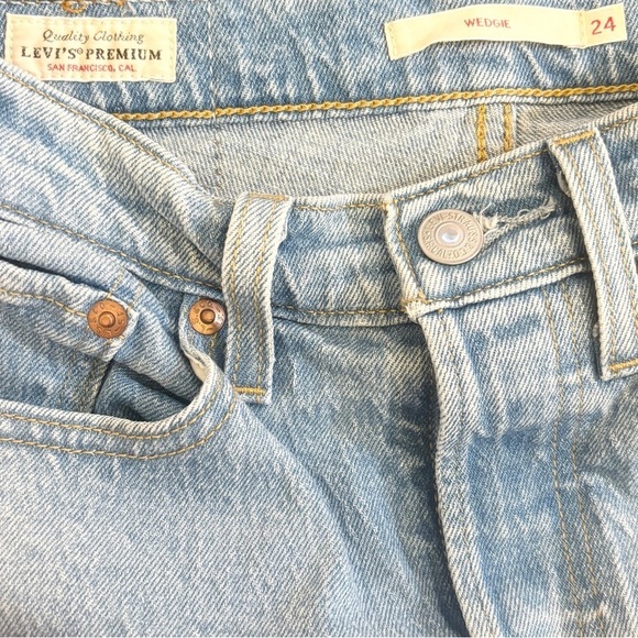 Levi’s Wedgie W24 (0/00) Icon Women’s Jeans Tango Light Wash High Rise Premium - Picture 7 of 12